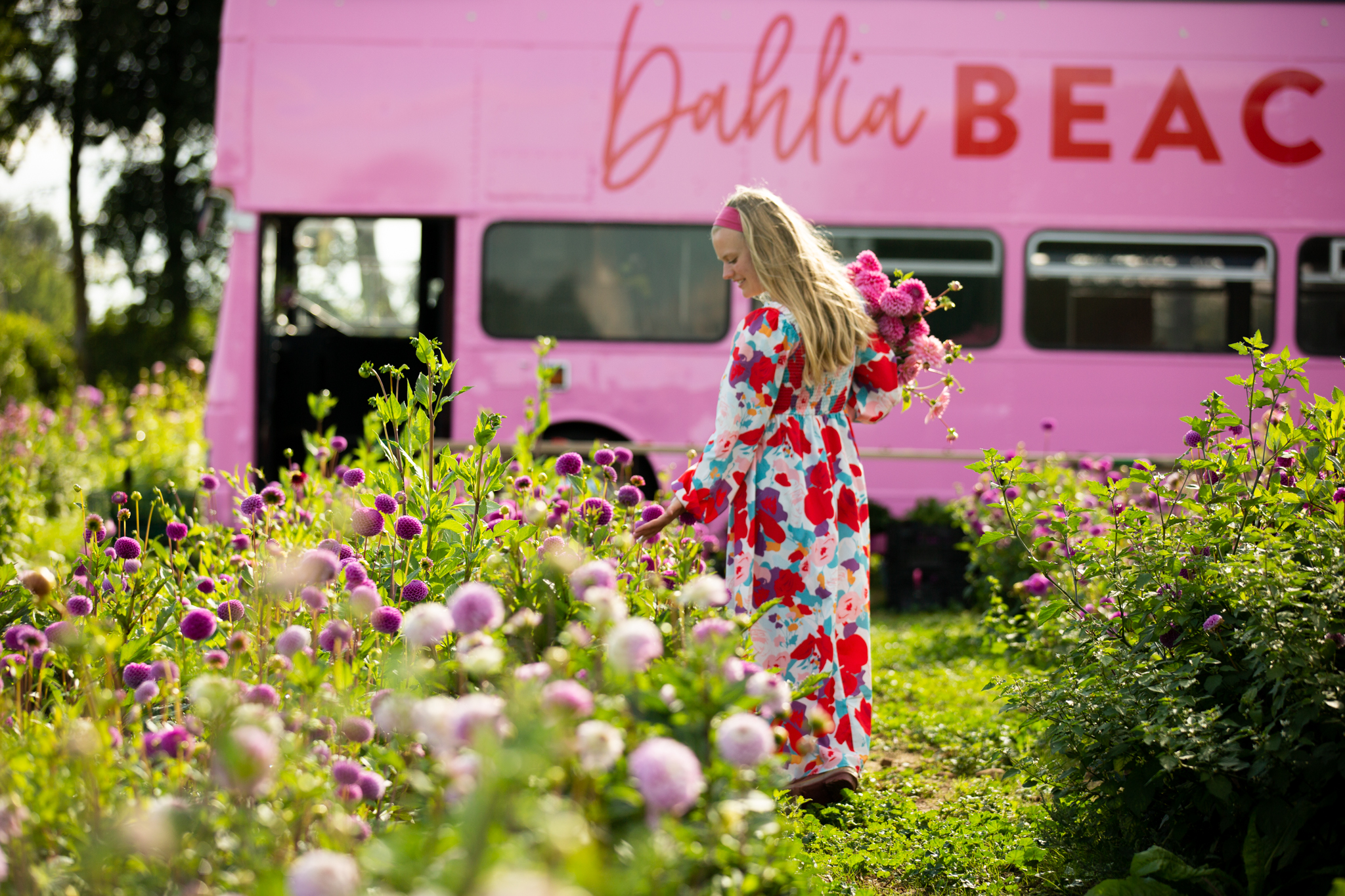 Flower Arranging at Dahlia Beach – A Blossoming Women’s Society Event